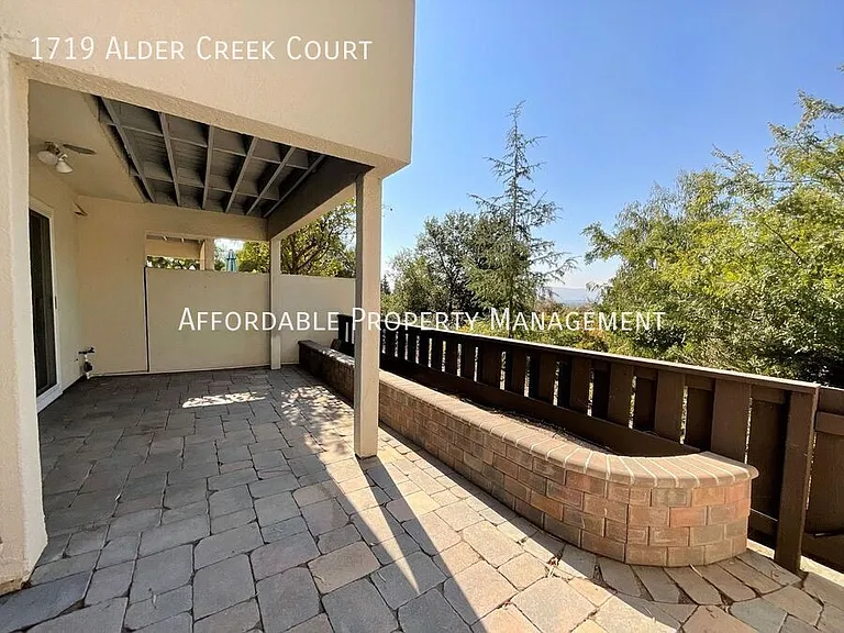 1719 Alder Creek Ct — Photo 11