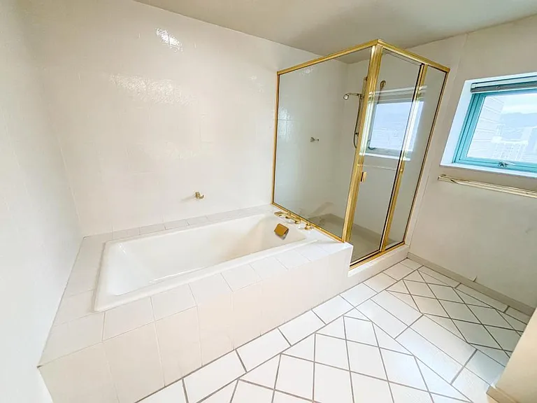 1341 Kapiolani Blvd #16A — Photo 12