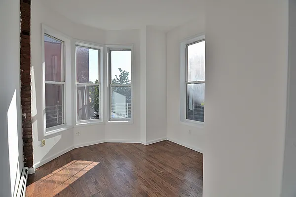 Rented by Hagstrom Management Inc | media 41