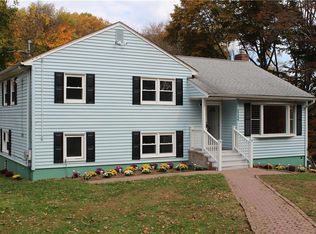 2346 Hawthorne Dr, Yorktown Heights, NY 10598
