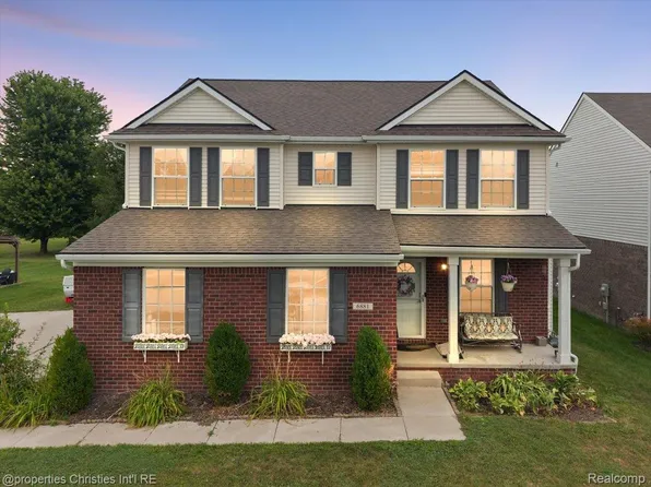 6881 Chandler Dr, Belleville, MI 48111
