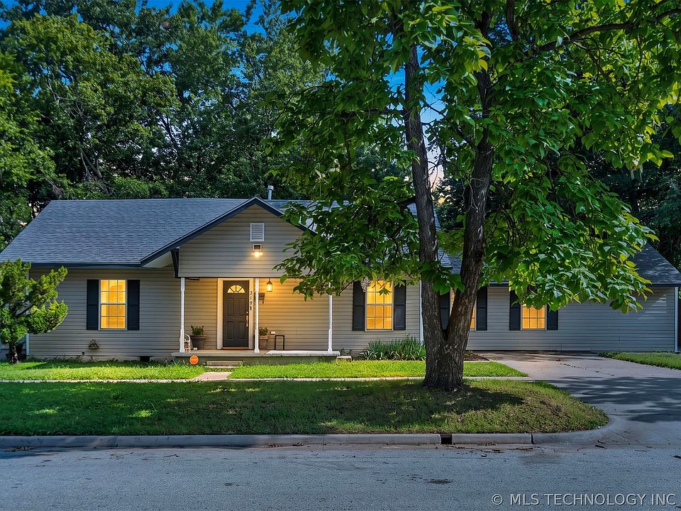 1st image of 319 W Bryan Ave