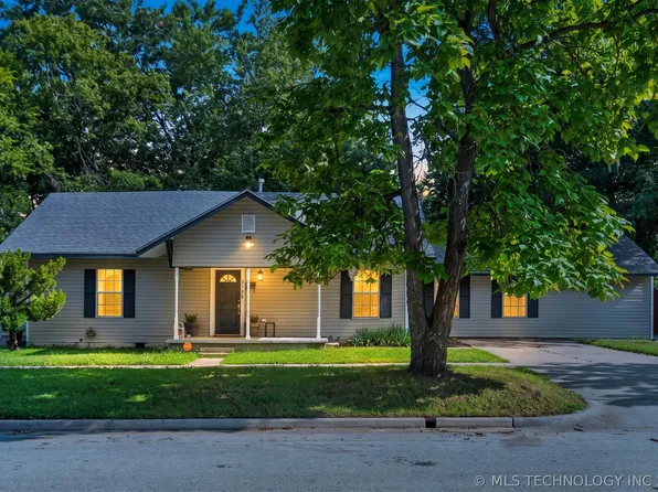 319 W Bryan Ave, Sapulpa, OK 74066