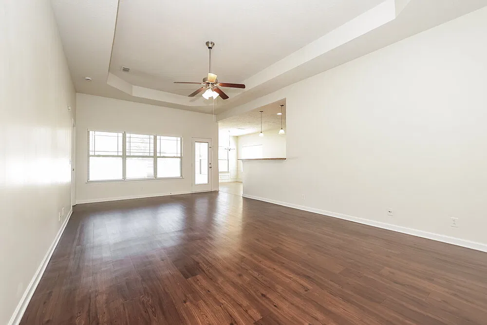 3 bed, 2.0 bath, 1643 sqft, $2,090 — Photo 4