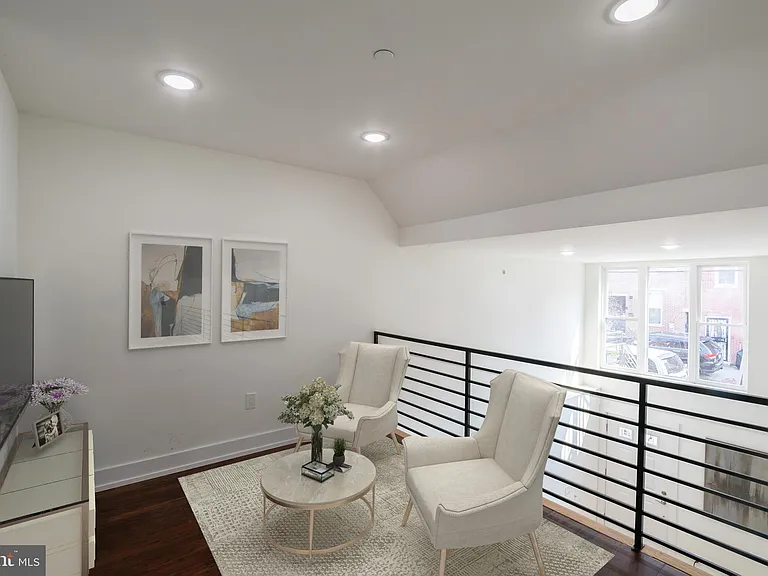 1220 N Lecount St #A — Photo 3