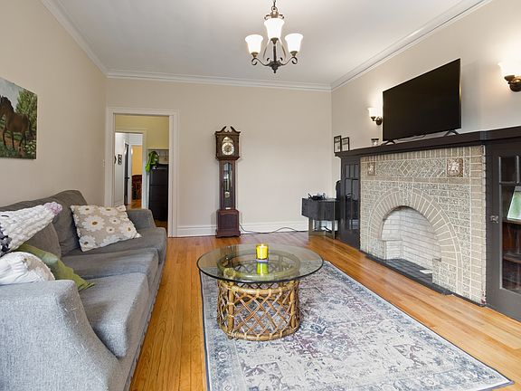 5th image of 2708 W Cortland St #1