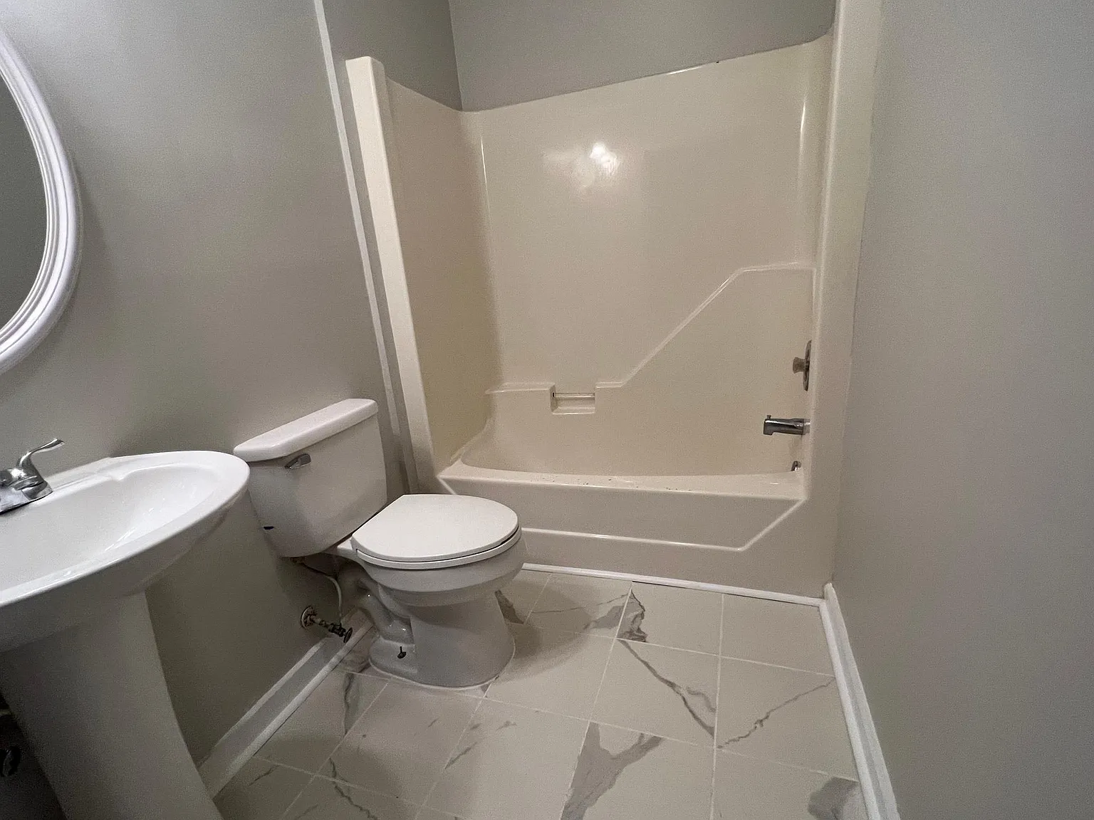 Studio, $760 — Photo 2
