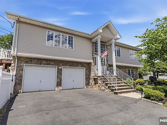 3rd image of 88 Avenue A