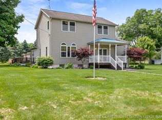 951 W Freeport Rd, Freeport, MI 49325