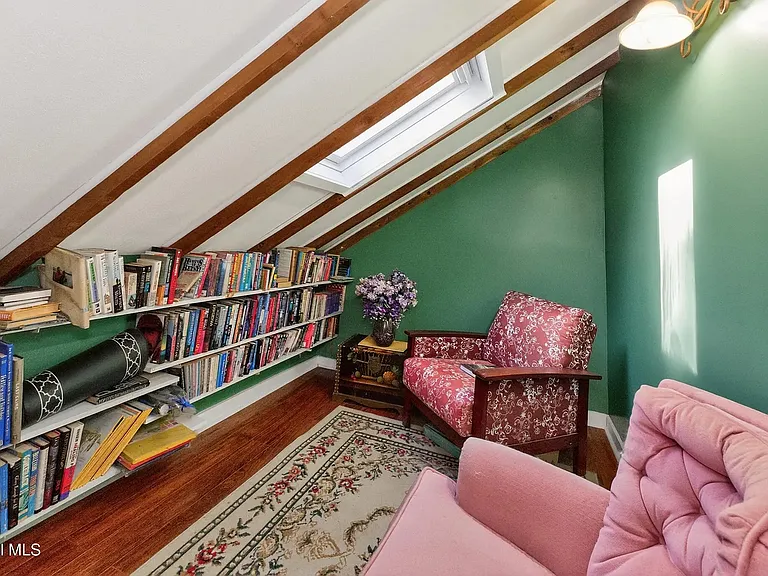 1450 Baker Ave — Photo 15