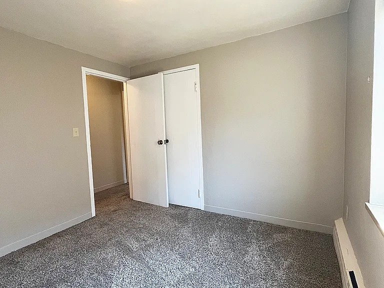 Knollcrest Apartments — Photo 24
