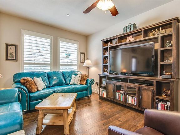 5th image of 307 Lily Ln