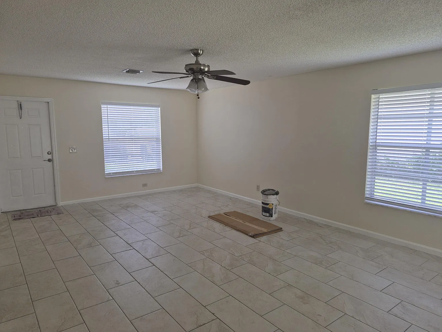 2 bed, 1.0 bath, 1050 sqft, $2,200 — Photo 3