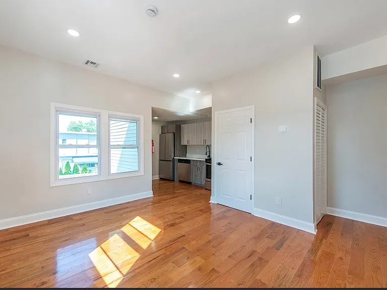 26 Washington St #4-2L — Photo 6