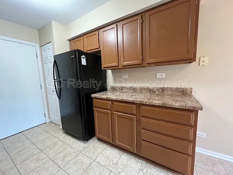 339 S Lancelot Ln — Photo 8
