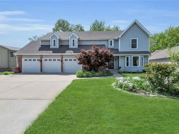 402 NE Adams Dr, Lees Summit, MO 64086