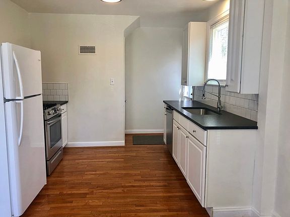 5th image of 1205 E Stadium Blvd