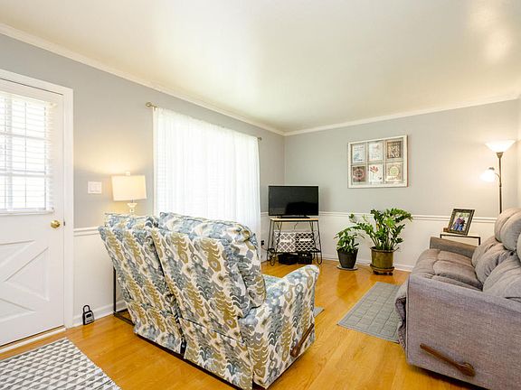 5th image of 423 McGeorge Dr
