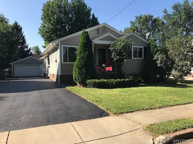 1st image of 136 Helen Ave