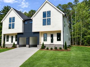 912 Chatham Ln, Raleigh, NC 27610