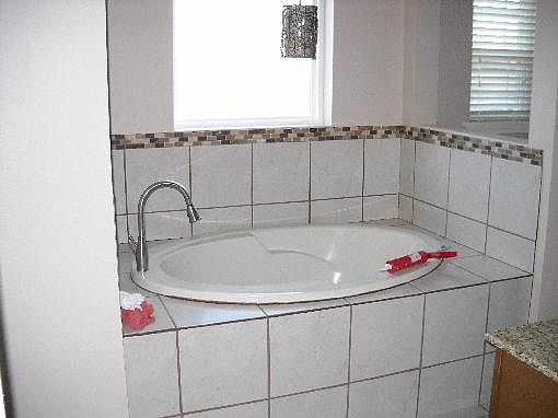 3rd image of 500 Stonegate Dr