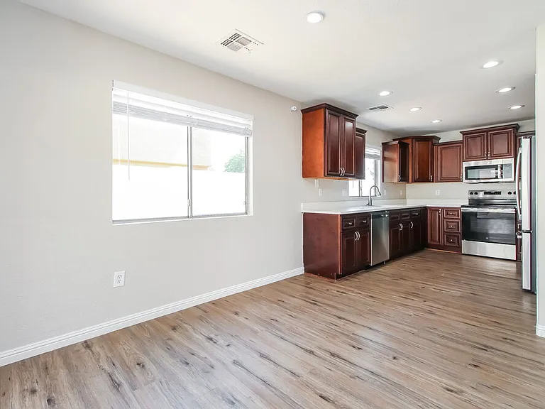 878 E Pollino St — Photo 6