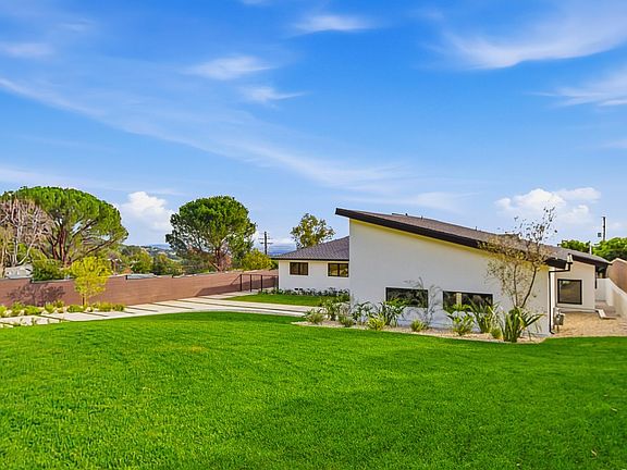 4th image of 1764 E Loma Alta Dr