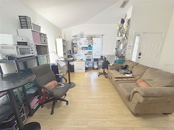 3rd image of 2708 Prestwick Ln
