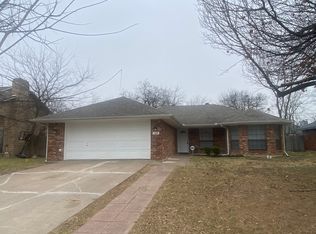 104 Mesa Moor Dr, Glenn Heights, TX 75154