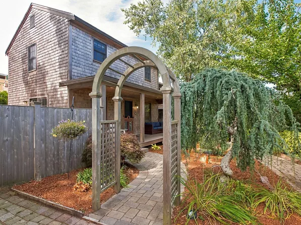 2 George's Path #A, Provincetown, MA 02657