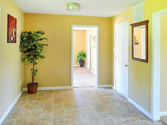 5th image of 3614 E Hanna Ave