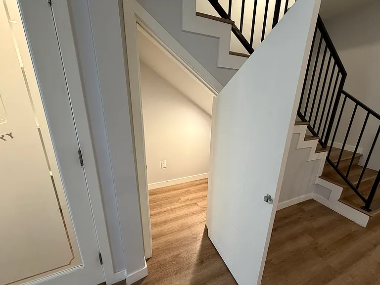 22425 Del Valle St #3 — Photo 6
