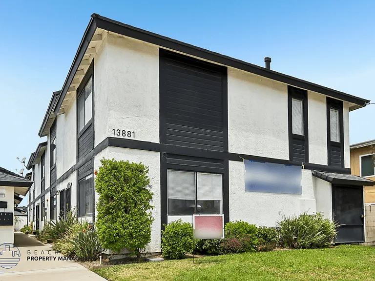 13881-13891 Cedar St. and 13872-13882 Locust St. — Photo 33