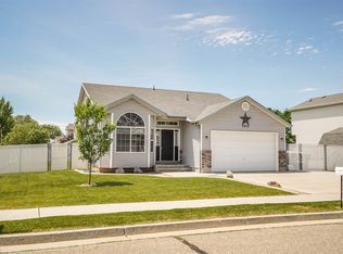 5933 S 3325 W, Roy, UT 84067