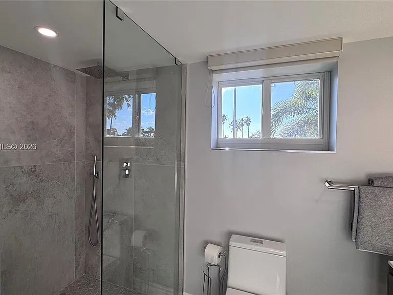 903 NE 27th Ave #903 — Photo 16