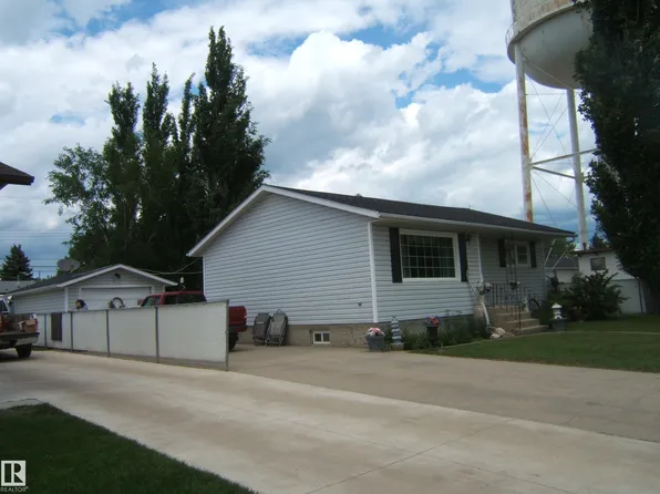 4606 51st Ave, Two Hills, AB T0B 4K0