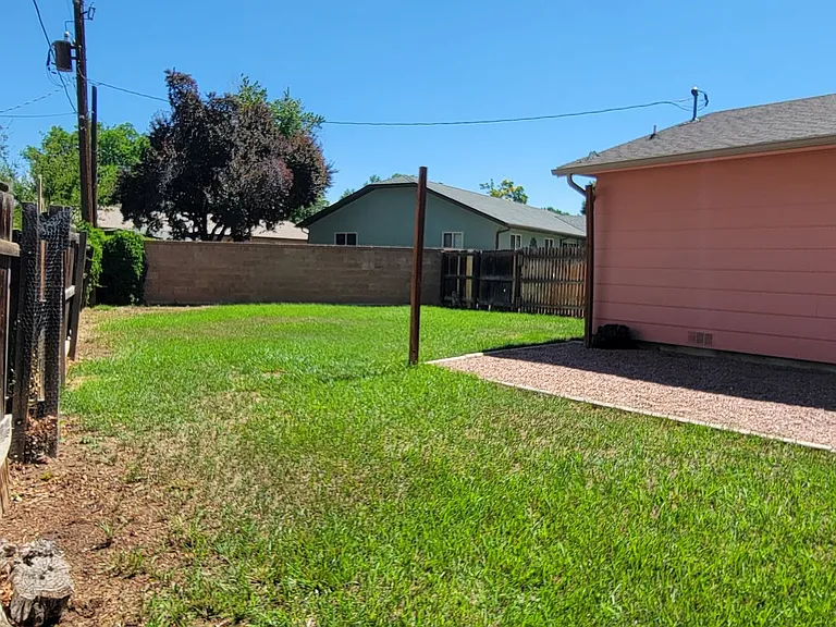 1003 Apple Ln — Photo 26