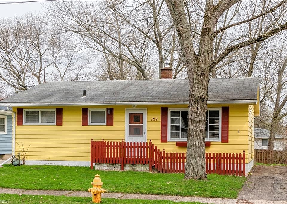 1st image of 127 Marion Ave