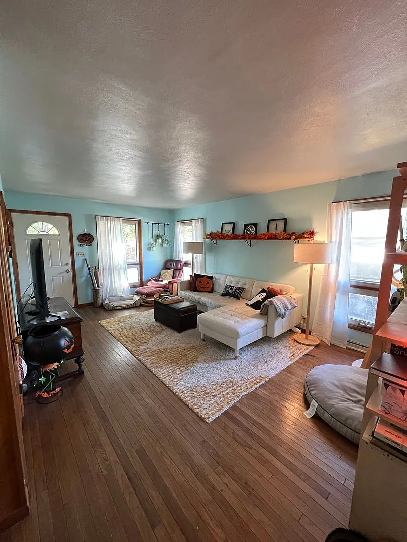 3 Bdrm House Near Bryan Park Avail July 2027. Monthly Rent $1,550 — Photo 4