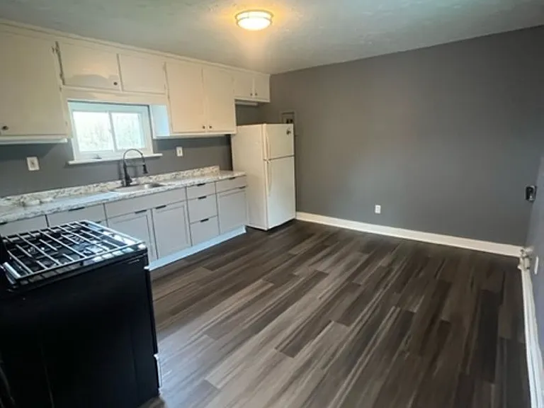 1813 Beaver St — Photo 5