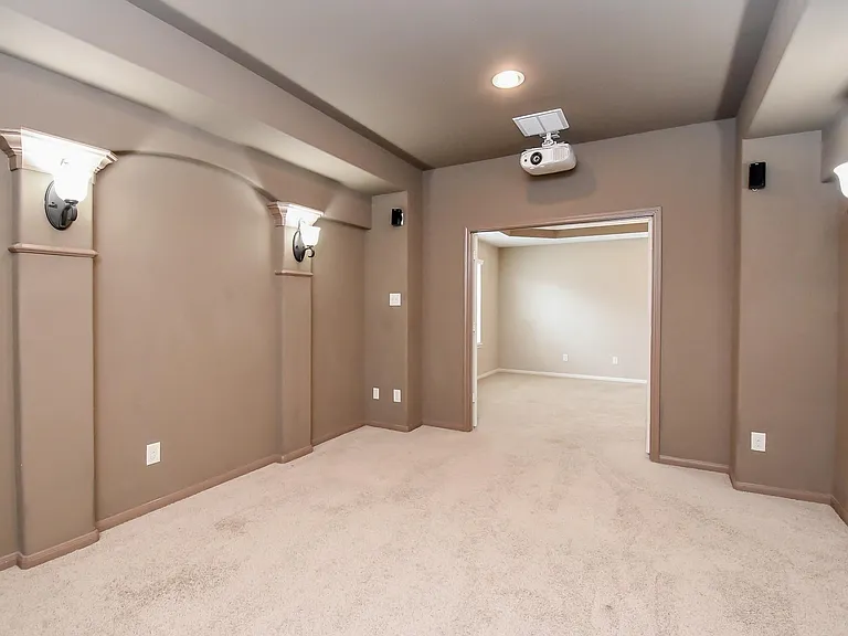 6034 Gracys Landing Ln — Photo 33