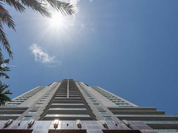 3rd image of 244 Biscayne Blvd APT 2307