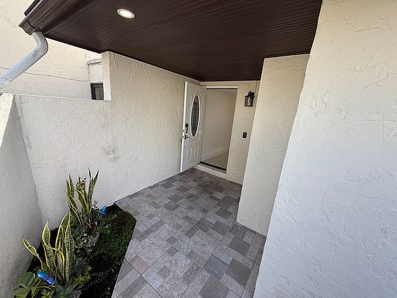 3rd image of 10292 NW 5th Ter #1-20