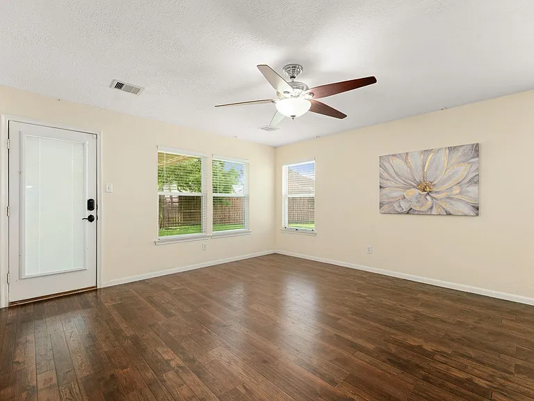 15906 Arapaho Bend Ln — Photo 10