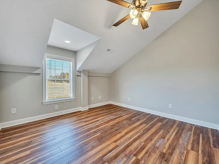 1180 Longfield Rd — Photo 98