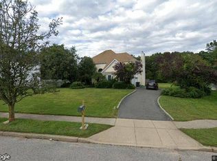 97 Caramel Rd, Commack, NY 11725