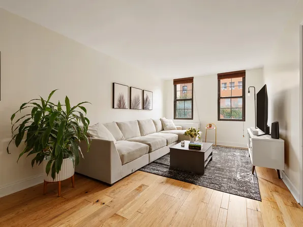 222 West 14th Street 3N image 1 of 8