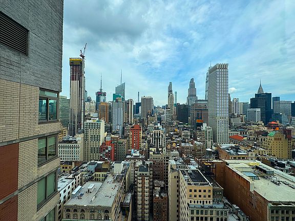 4th image of 35 W 33rd St APT 35C