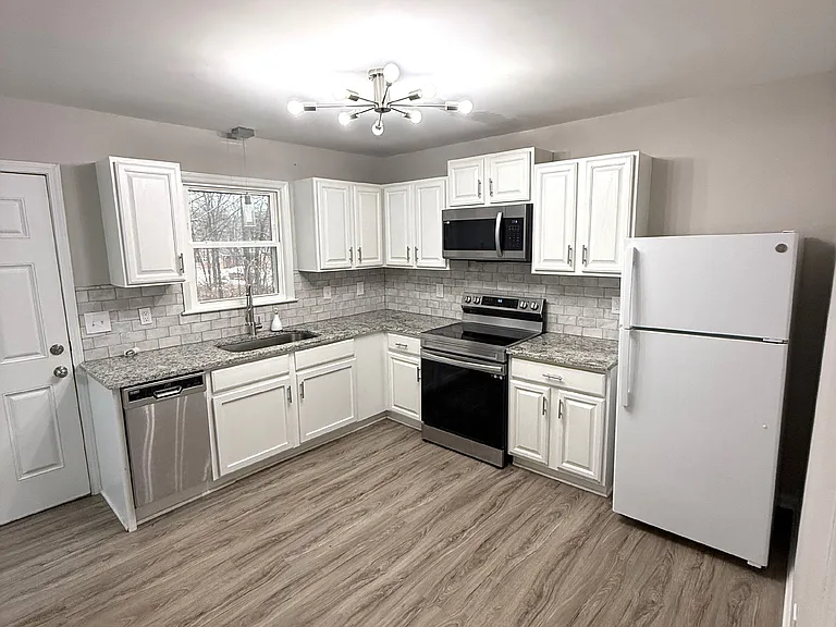 630 N Taylor St #32 — Photo 3