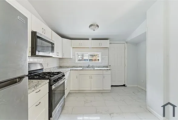862 E Cornwall St — Photo 14
